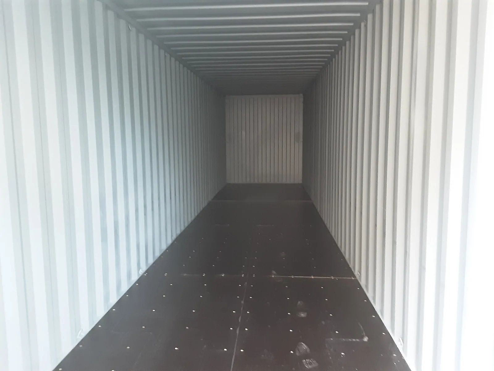 40ft Shipping Containers — interior and floor